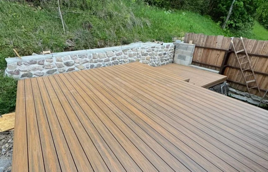 Decking-cat-img
